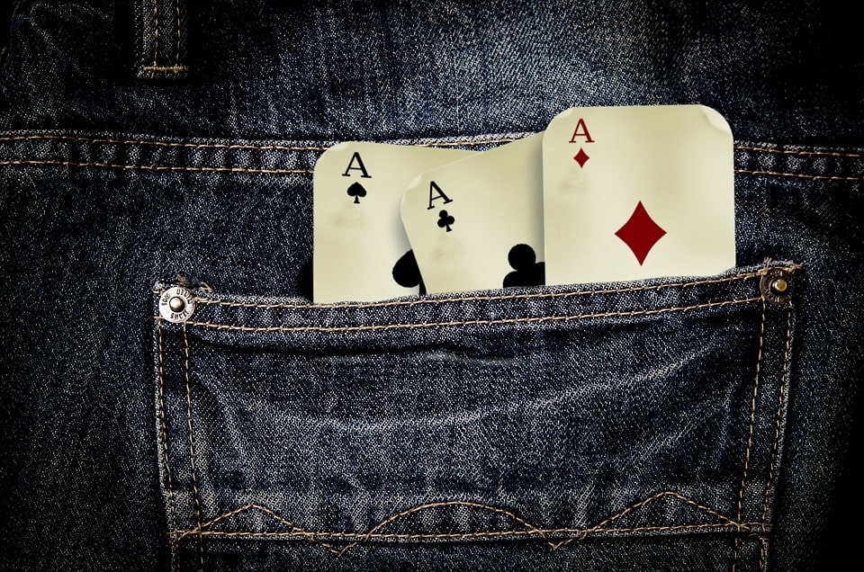 3 Card Brag Rules & Hands Order Ranked - Learn How To Play