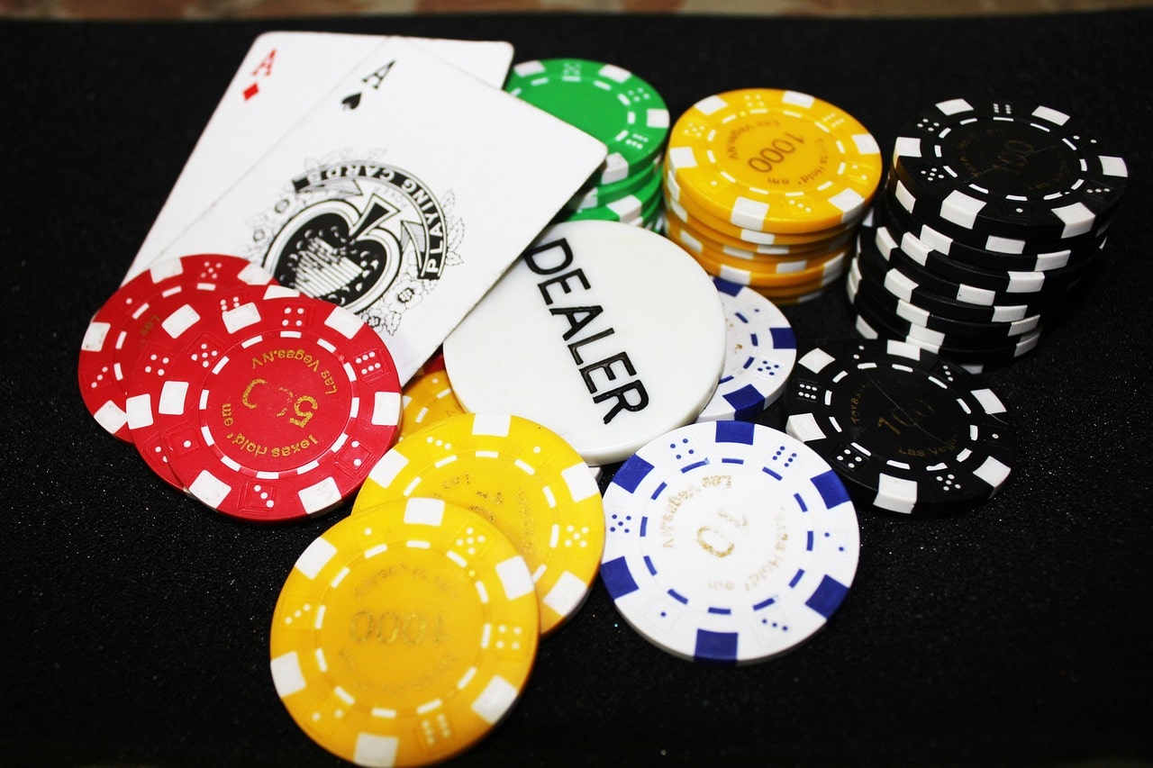 Blackjack Dealer Advantage What Gives Them An Advantage? BestCasinoHQ
