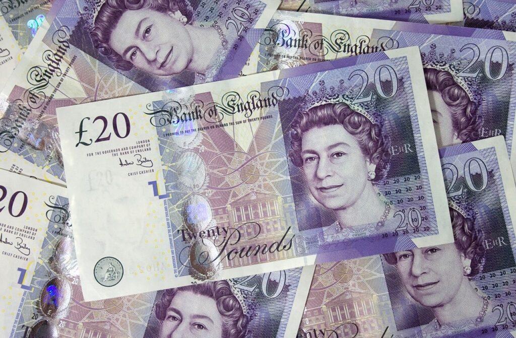 Do Shops Accept Ripped Notes or Can They Refuse (UK)?